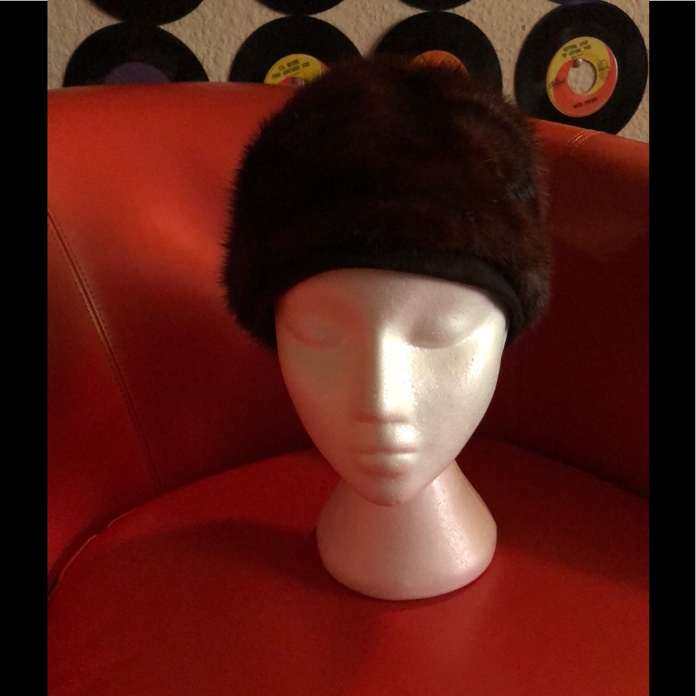 Antique mink fur hat with Claw top